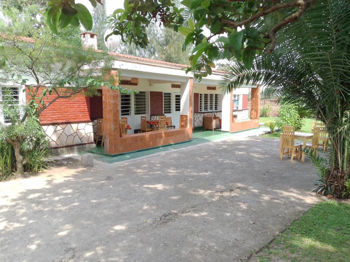 Colibri Taverne & Guest House Gisenyi Esterno foto