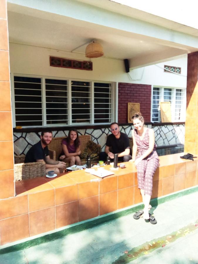 Colibri Taverne & Guest House Gisenyi Esterno foto