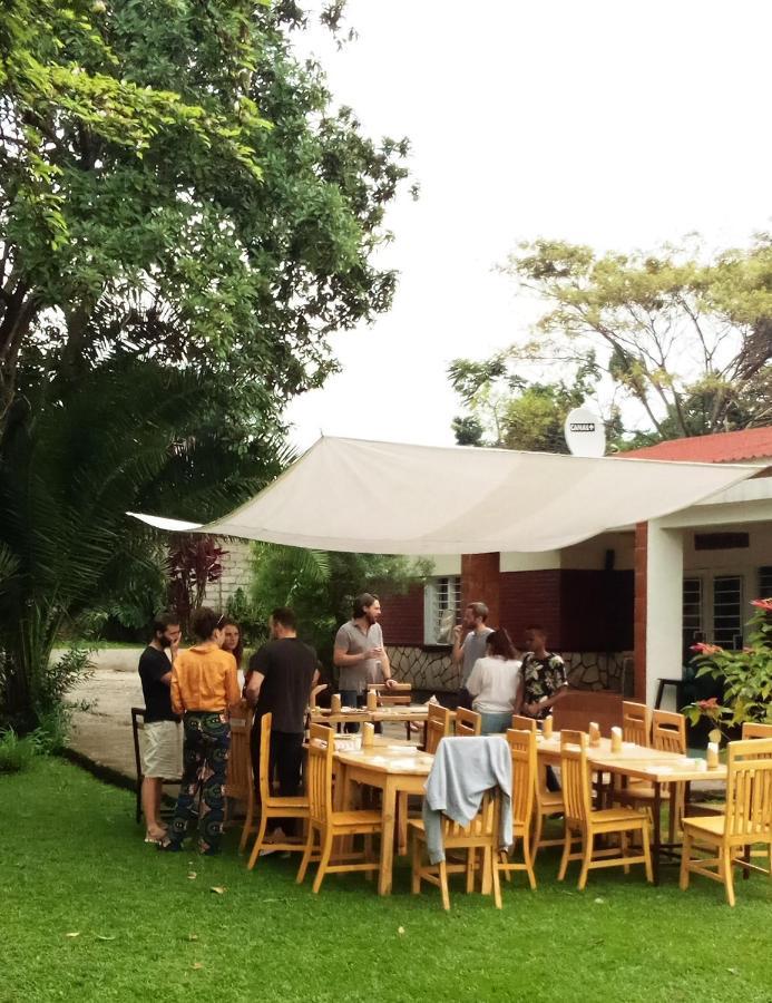 Colibri Taverne & Guest House Gisenyi Esterno foto