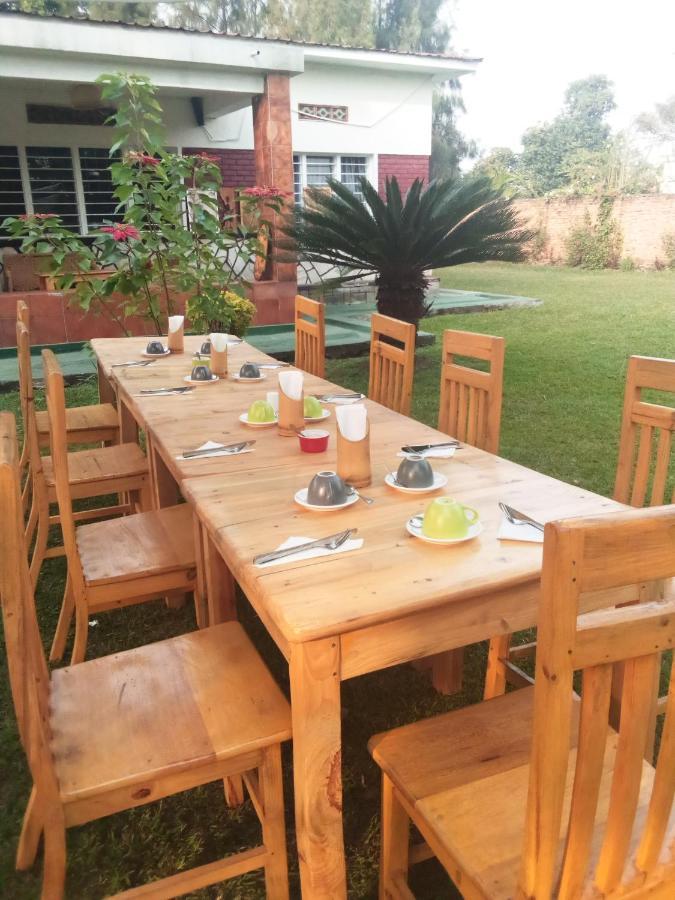 Colibri Taverne & Guest House Gisenyi Esterno foto