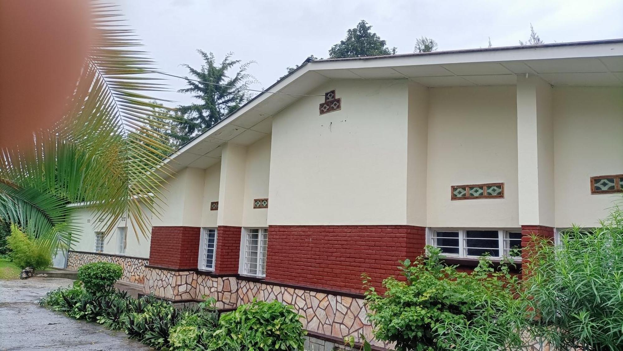 Colibri Taverne & Guest House Gisenyi Esterno foto