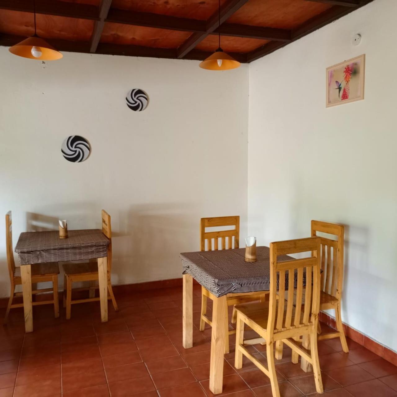 Colibri Taverne & Guest House Gisenyi Esterno foto