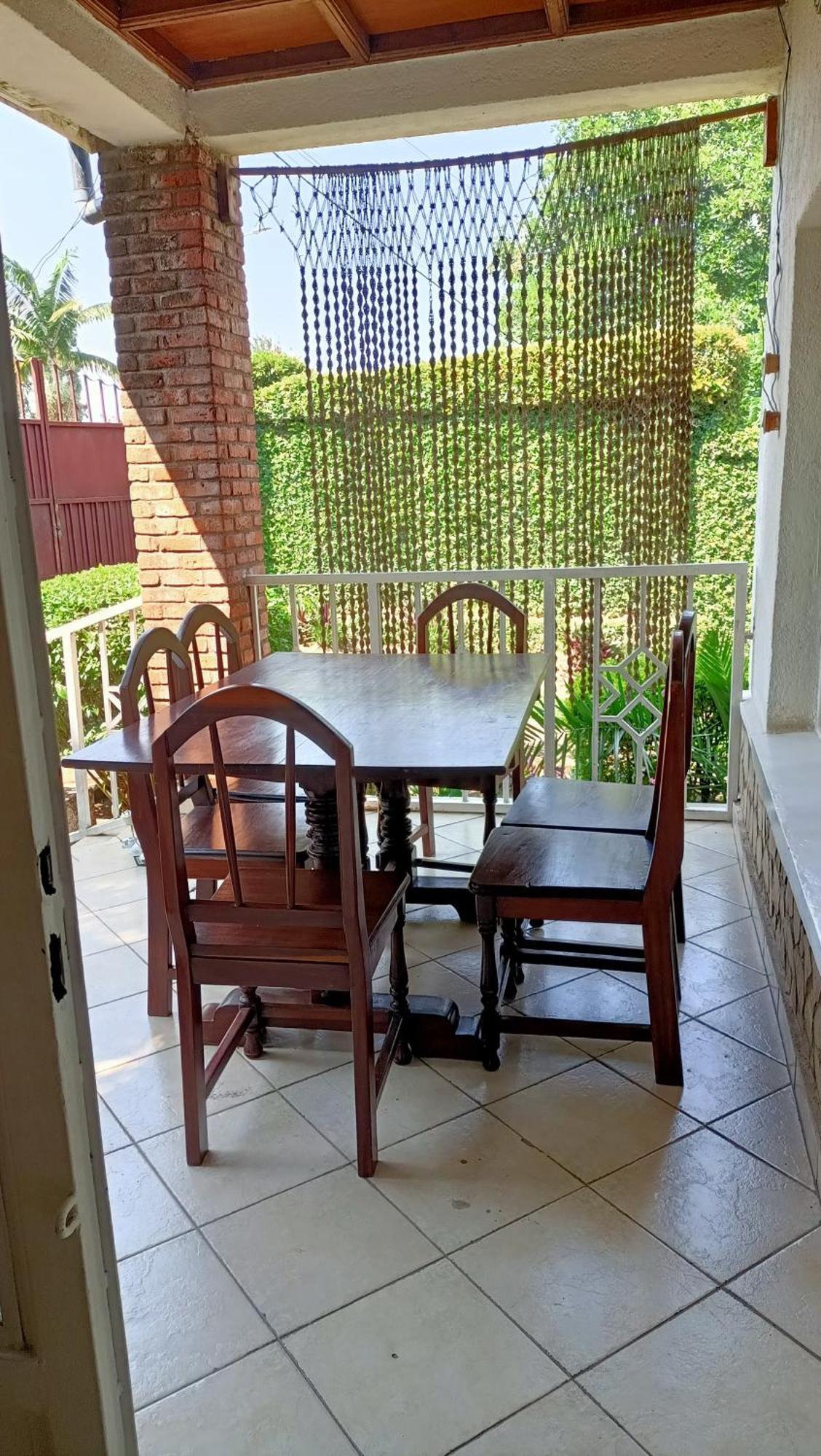 Colibri Taverne & Guest House Gisenyi Esterno foto